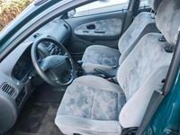 Gebraucht Mitsubishi Carisma 100 PS (73 kW) 1997 Grün Limousine