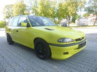 Gebraucht Opel Astra 150 PS (110 kW) 1994 Gelb Kombi