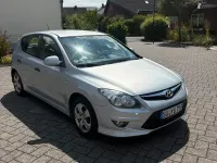 Gebraucht Hyundai i30 90 PS (66 kW) 2012 Silber Kleinwagen
