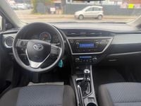 Gebraucht Toyota Auris Basis 99 PS (72 kW) 2015 Silber Limousine
