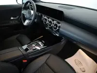 Gebraucht Mercedes CLA200 150 PS (110 kW) 2023 Digitalweiss  metalliclack (metallic) Coupé