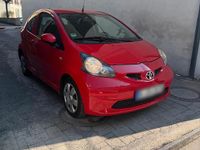 Gebraucht Toyota Aygo 70 PS (51 kW) 2007 Rot Kleinwagen