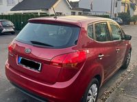 Gebraucht Kia Venga Attract 90 PS (66 kW) 2011 Rot Kleinwagen