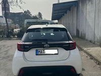 Gebraucht Toyota Yaris 92 PS (67 kW) 2022 Weiß Kleinwagen