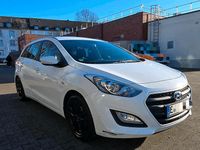 Gebraucht Hyundai i30 120 PS (88 kW) 2017 Weiß Kombi