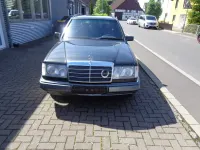 Gebraucht Mercedes 300 179 PS (131 kW) 1991 Schwarz Limousine