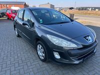 Gebraucht Peugeot 308 Tendance 120 PS (88 kW) 2008 Grau Limousine