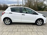 gebraucht Toyota Yaris Basis 2 HAND/8 FACH/AUX/SCHECKHEFT/EURO6