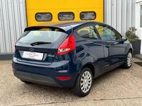 Gebraucht Ford Fiesta Trend 60 PS (44 kW) 2009 Blau Kleinwagen