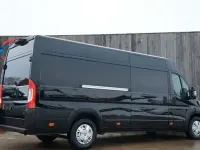 Gebraucht Peugeot Boxer 165 PS (121 kW) 2021 Schwarz Van