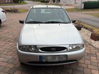 Gebraucht Ford Fiesta 60 PS (44 kW) 1999 Silber Kleinwagen