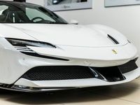 Gebraucht Ferrari SF90 780 PS (573 kW) 2024 Weiß Cabrio