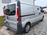 Gebraucht Opel Vivaro 114 PS (83 kW) 2014 Silber Van / Kleinbus