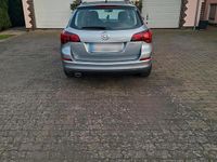 Używany Opel Astra Design Edition 160 KM (117 kW) 2011 Szary Kombi