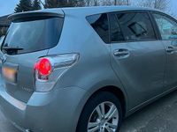 Gebraucht Toyota Verso 150 PS (110 kW) 2012 Grau Van / Kleinbus