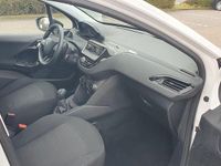 Gebraucht Peugeot 208 Access 68 PS (50 kW) 2014 Weiß Kleinwagen