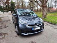 Gebraucht Toyota Verso-S 99 PS (72 kW) 2015 Grau Van / Kleinbus