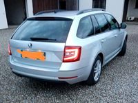 gebraucht Skoda Octavia Kombi 4x4 DSG LED AHK Stdhz