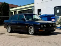 Gebraucht BMW 535 M Sport 218 PS (160 kW) 1986 Blau Limousine