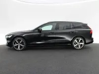 Gebraucht Volvo V60 Plus 197 PS (144 kW) 2025 Schwarz Kombi