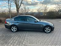 gebraucht BMW 320 i Automatik Bi-Xenon, Navi, Teilleder, Tempomat