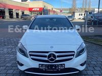 Gebraucht Mercedes A180 122 PS (89 kW) 2012 Weiß Limousine