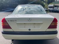 Gebraucht Mercedes C180 122 PS (89 kW) 1996 Weiß Limousine