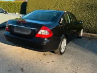 Second-hand Mercedes E220 170 CP (125 kW) 2006 Negru Berlinǎ