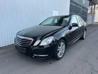 Gebraucht Mercedes E220 170 PS (125 kW) 2011 Obsidianschwarz Limousine