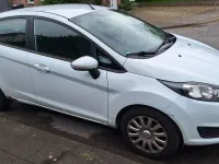 Gebraucht Ford Fiesta 95 PS (69 kW) 2012 Weiß Kleinwagen