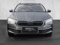 Neu Skoda Octavia Selection 150 PS (110 kW) 2025 Brilliant silber metallic Kombi