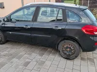 Używany Renault Clio II 86 KM (63 kW) 2008 Czarny Sedan/Limuzyna