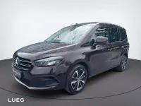 Gebraucht Mercedes T180 Progressive 116 PS (85 kW) 2022 Rot Van / Kleinbus