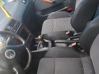 Second-hand VW Bora 131 CP (96 kW) 2004 Negru Break