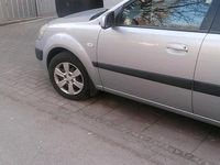 Gebraucht Kia Rio 109 PS (80 kW) 2009 Grau Limousine