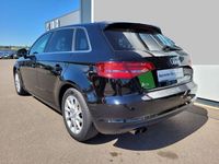 Gebraucht Audi A3 Sportback Attraction 122 PS (89 kW) 2013 Brillantschwarz Kleinwagen