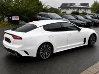 Gebraucht Kia Stinger GT-Line 200 PS (147 kW) 2019 Snow white pearl Kleinwagen