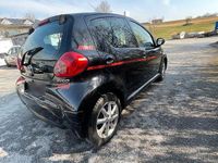Gebraucht Toyota Aygo 68 PS (50 kW) 2006 Schwarz Kleinwagen