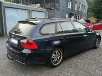 Gebraucht BMW 320 163 PS (119 kW) 2006 Blau Kombi