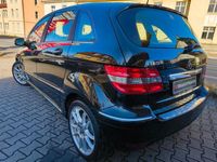 Gebraucht Mercedes B180 116 PS (85 kW) 2010 Schwarz Van / Kleinbus