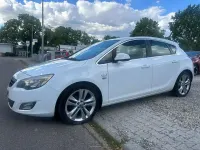 Gebraucht Opel Astra Sport 140 PS (102 kW) 2010 Weiß Limousine