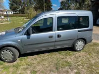Usata Opel Combo 90 CV (66 kW) 2008 Argento Monovolume