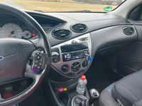 Używany Ford Focus 101 KM (74 kW) 2002 Czarny Kombi