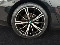 Gebraucht BMW 520 M Sport 197 PS (144 kW) 2025 Black sapphire metallic Kombi