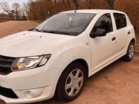 Gebraucht Dacia Sandero Ambiance 75 PS (55 kW) 2014 Weiß Limousine