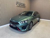 Gebraucht Kia ProCeed Comfort 204 PS (150 kW) 2023 Experience green met. Kleinwagen