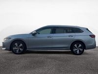 Gebraucht VW Passat 150 PS (110 kW) 2025 Oyster silver metallic Kombi
