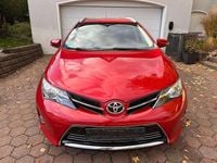 Gebraucht Toyota Auris Executive 124 PS (91 kW) 2013 Rot Kombi