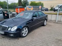 Gebraucht Mercedes E220 170 PS (125 kW) 2008 Blau Limousine