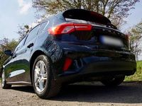 Gebraucht Ford Focus Cool & Connect 125 PS (91 kW) 2018 Schwarz Kombi